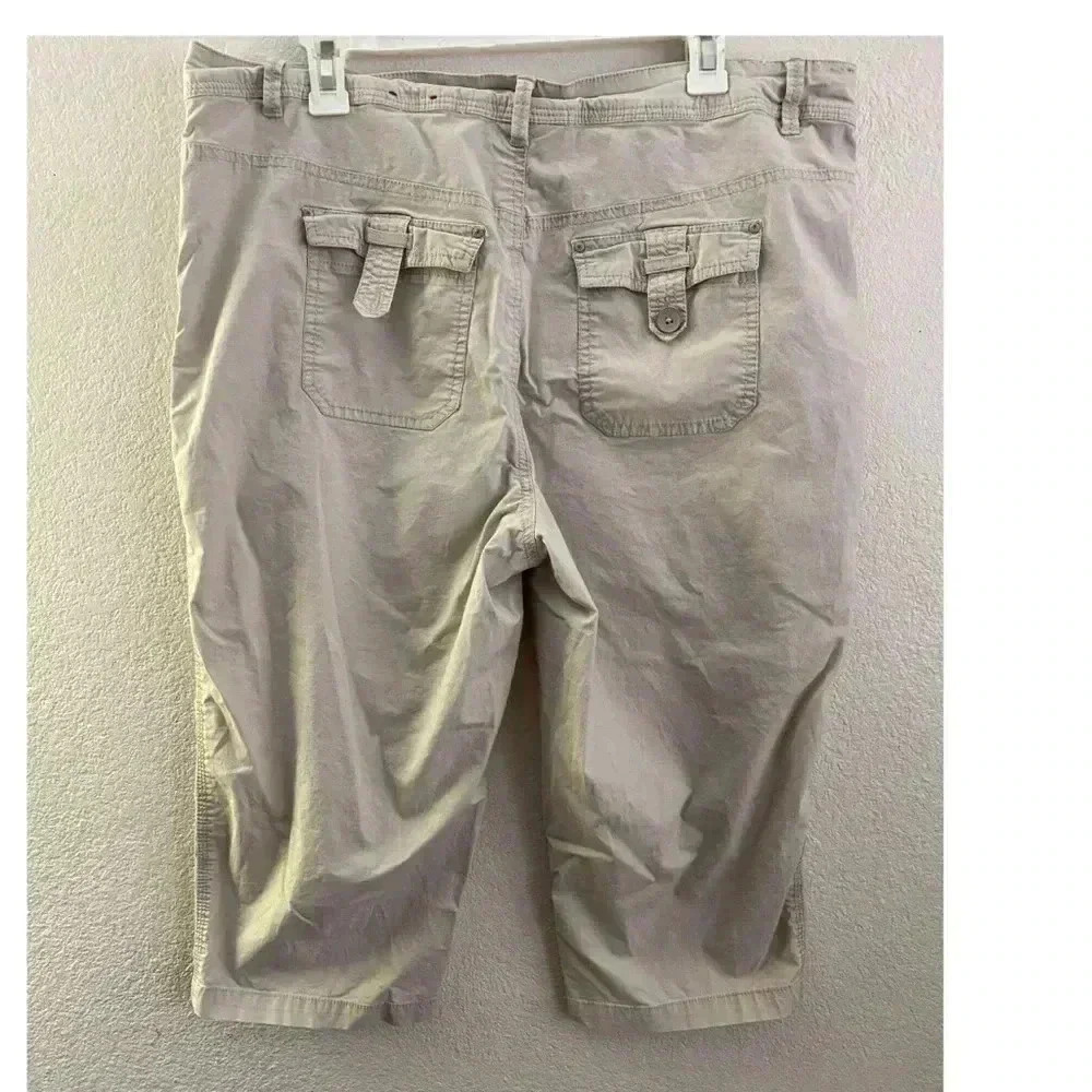 💥Avenue Women Plus Size Beige Lightweight Capri Trousers Pants 16 - Picture 3 of 8